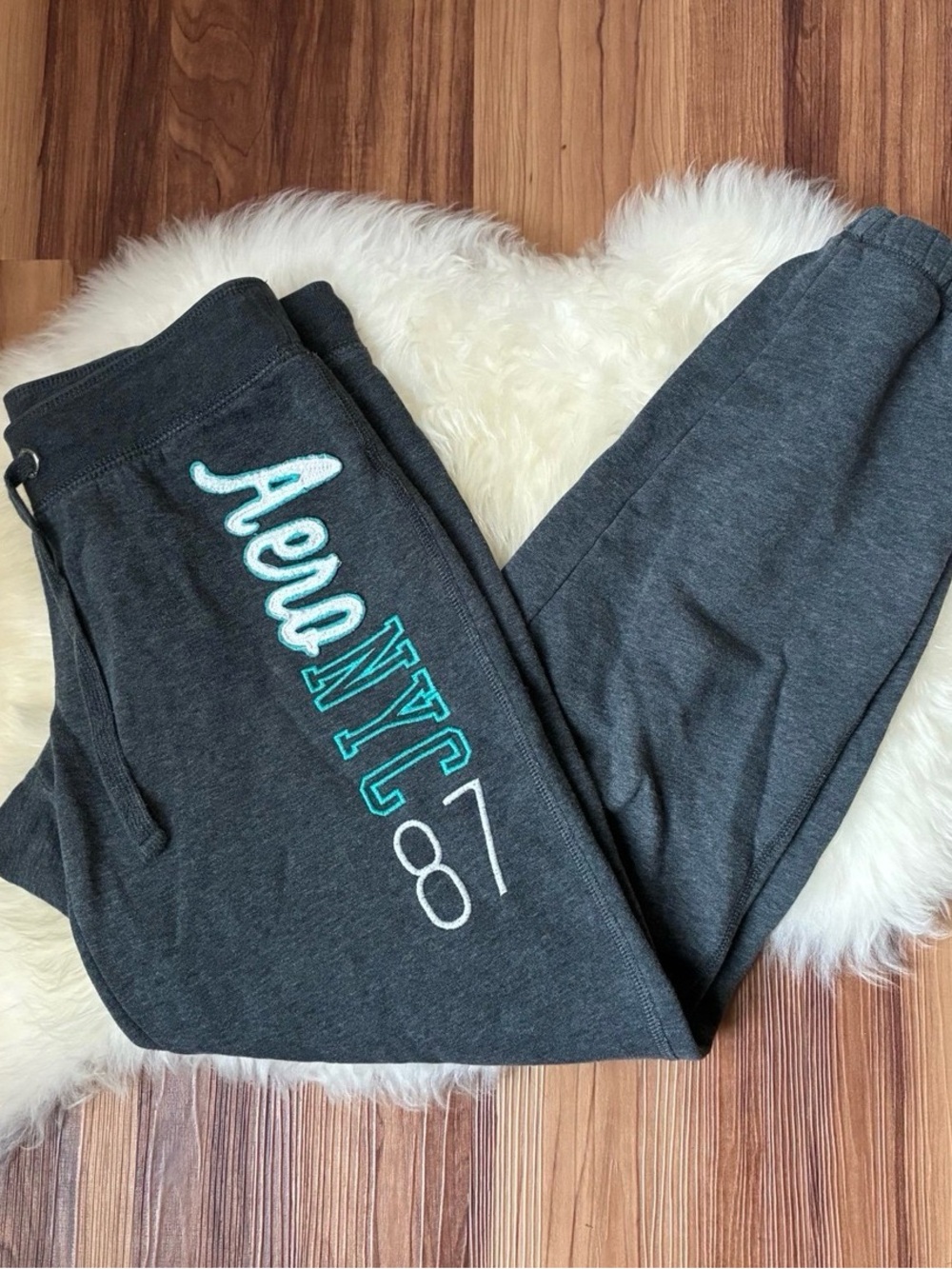 Aeropostale Grey Y2K Retro Capris Sweatpants • Size S
